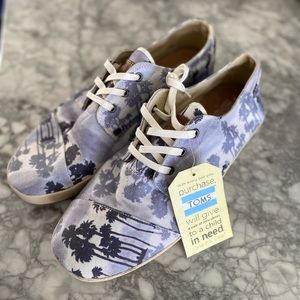 Mens toms size 14 lace up shoes